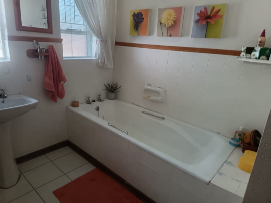 4 Bedroom Property for Sale in El Toro Park Northern Cape